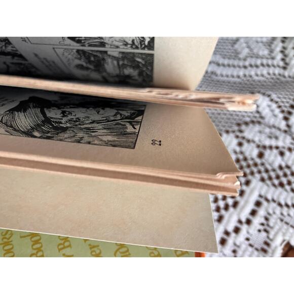 1984 Flip Comic Book: The Time Machine & Treasure Island - Picture 4 of 9